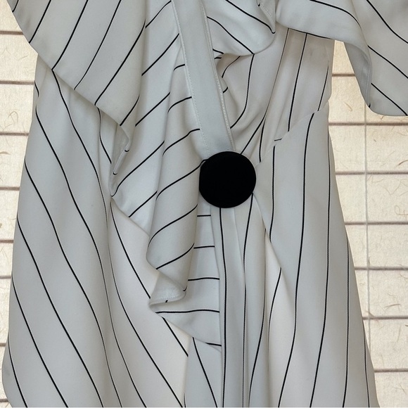 Self Portrait Mono Striped Ruffle Cold Shoulder Top Size 4 - Picture 4 of 16